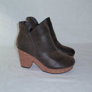NEW Pierre Dumas Pam Brown Clog Faux Leather Ankle Boots Heels Sz 8